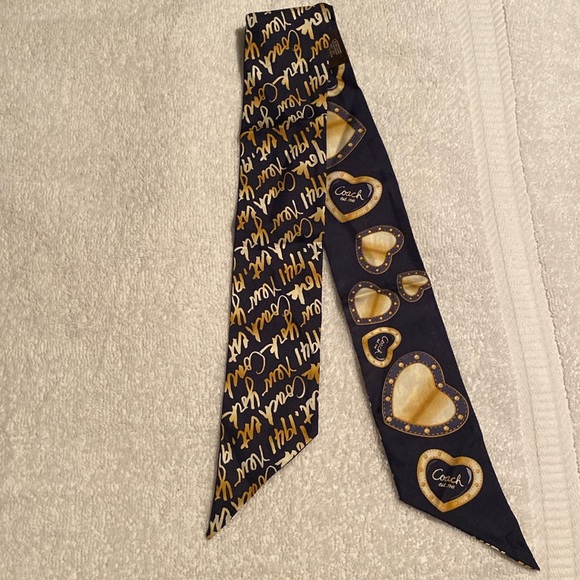 Coach Heart Scarf Twilly - Picture 1 of 4